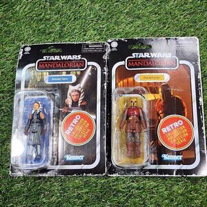 2 Star Wars Vintage Collection Ashoka and Mando Figures  Mandalorian series